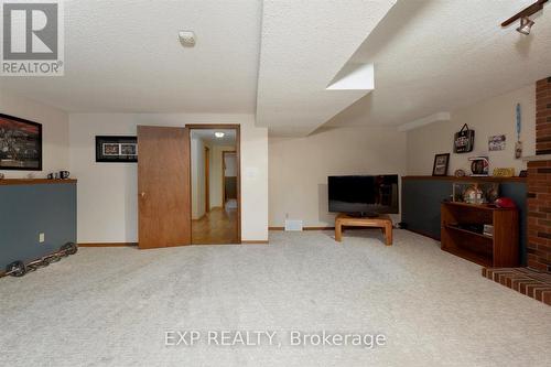 225 Minnie Street, Thames Centre (Dorchester), ON - Indoor Photo Showing Other Room