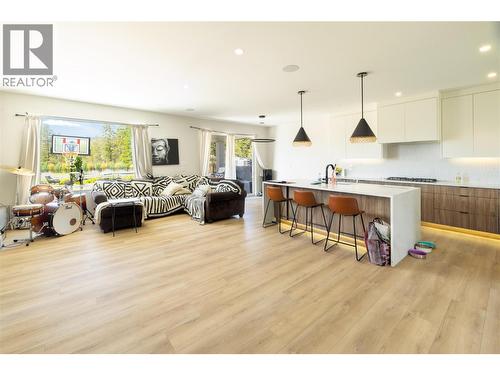 10272 Long Road, Lake Country, BC - Indoor