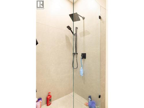 10272 Long Road, Lake Country, BC - Indoor Photo Showing Bathroom