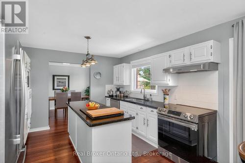 50 Payette Drive, Penetanguishene, ON - Indoor Photo Showing Kitchen With Upgraded Kitchen