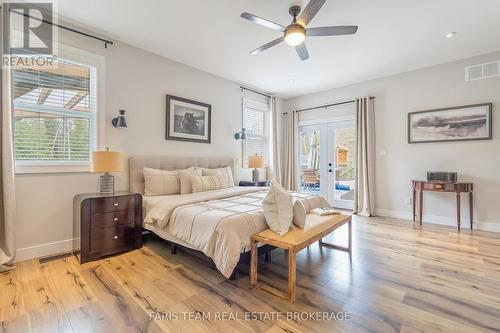 116 Mamie Avenue, Wasaga Beach, ON - Indoor Photo Showing Bedroom