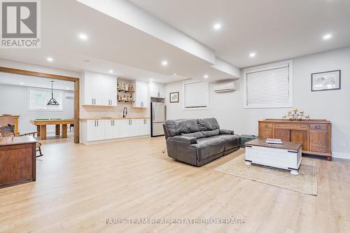 116 Mamie Avenue, Wasaga Beach, ON - Indoor