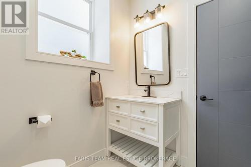 116 Mamie Avenue, Wasaga Beach, ON - Indoor Photo Showing Bathroom