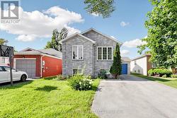 90 BARRE DRIVE  Barrie, ON L4N 7P1