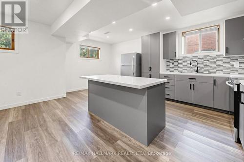 90 Barre Drive, Barrie, ON - Indoor Photo Showing Kitchen