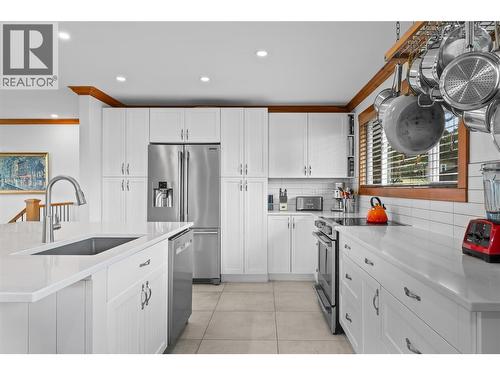 5054 Chute Lake Crescent, Kelowna, BC - Indoor Photo Showing Kitchen With Upgraded Kitchen