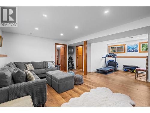 5054 Chute Lake Crescent, Kelowna, BC - Indoor