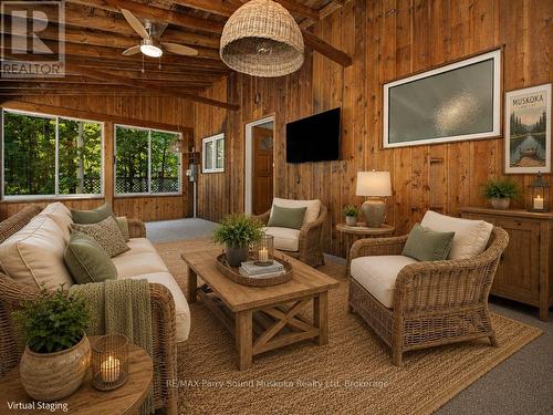 15 Victoria Street W, Seguin, ON - Indoor Photo Showing Living Room