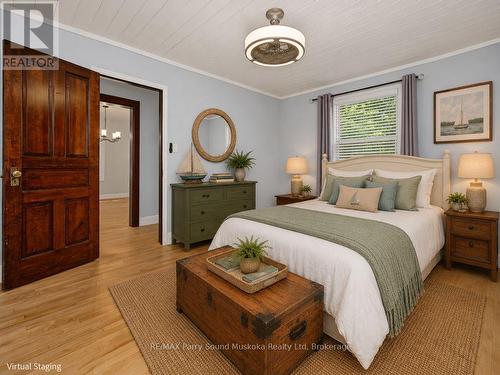 15 Victoria Street W, Seguin, ON - Indoor Photo Showing Bedroom