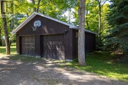 Detached double garage - 