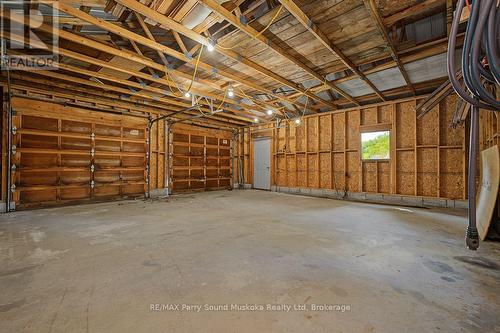 15 Victoria Street W, Seguin, ON - Indoor Photo Showing Garage