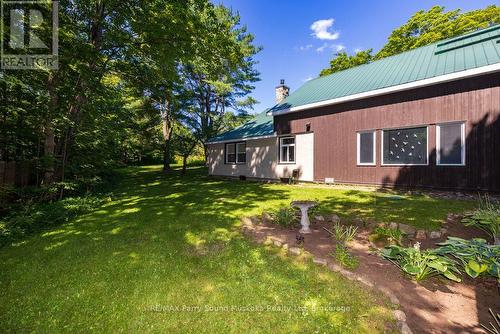 Perennial Gardens - 15 Victoria Street W, Seguin, ON - Outdoor