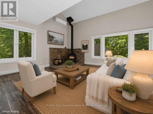15 Victoria Street W, Seguin, ON - Indoor Photo Showing Living Room With Fireplace
