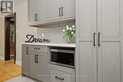 Custom Cabinetry & Built Ins - 