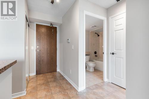 1707 - 4889 Kimbermount Avenue, Mississauga, ON - Indoor Photo Showing Other Room