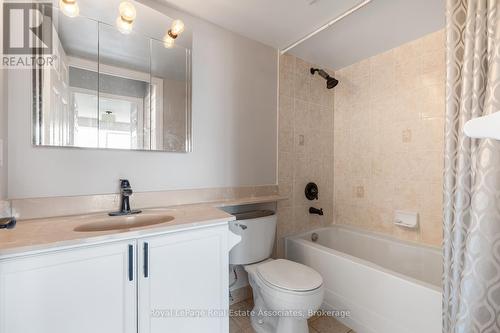 1707 - 4889 Kimbermount Avenue, Mississauga, ON - Indoor Photo Showing Bathroom