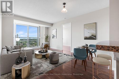 1707 - 4889 Kimbermount Avenue, Mississauga, ON - Indoor Photo Showing Living Room