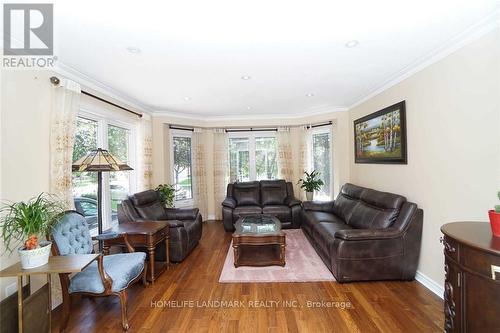 4887 Natkarni Crescent, Mississauga, ON - Indoor Photo Showing Living Room
