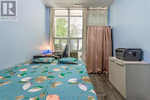 33 Elm Drive W, Mississauga, ON - Indoor Photo Showing Bedroom