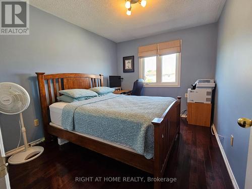 710 Ashprior Avenue, Mississauga, ON - Indoor Photo Showing Bedroom