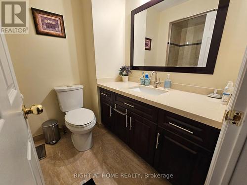 710 Ashprior Avenue, Mississauga, ON - Indoor Photo Showing Bathroom