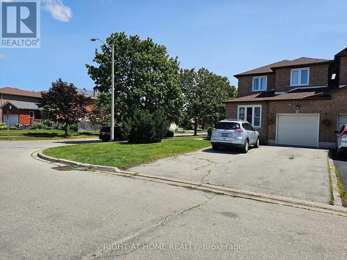 710 Ashprior Avenue, Mississauga, ON - Outdoor