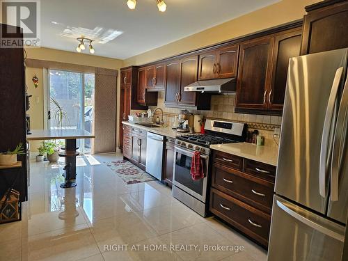 710 Ashprior Avenue, Mississauga, ON - Indoor Photo Showing Kitchen