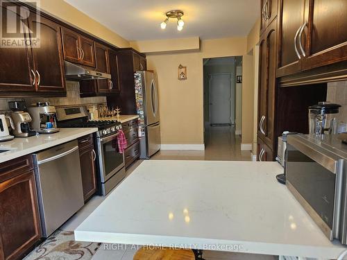 710 Ashprior Avenue, Mississauga, ON - Indoor Photo Showing Kitchen