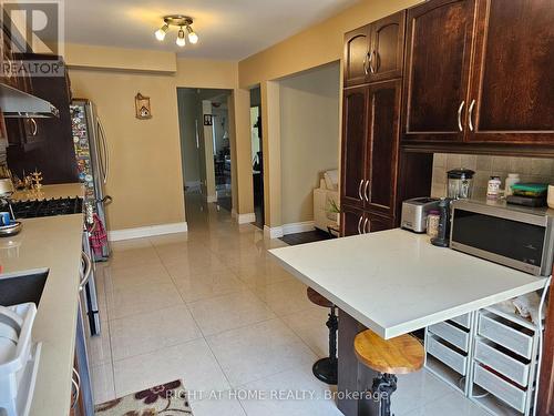 710 Ashprior Avenue, Mississauga, ON - Indoor Photo Showing Kitchen