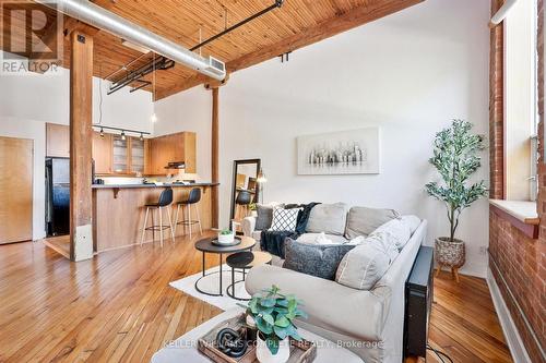 127 - 26 Ontario Street, Guelph, ON - Indoor Photo Showing Living Room