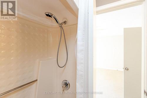 90 - 127 Alfred Street W, Blue Mountains, ON - Indoor Photo Showing Bathroom