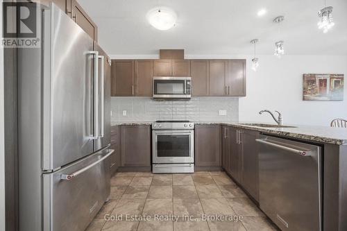 85 - 135 Hardcastle Drive, Cambridge, ON - Indoor Photo Showing Kitchen With Upgraded Kitchen
