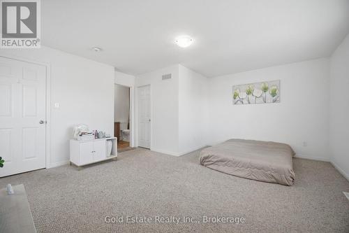 85 - 135 Hardcastle Drive, Cambridge, ON - Indoor Photo Showing Bedroom