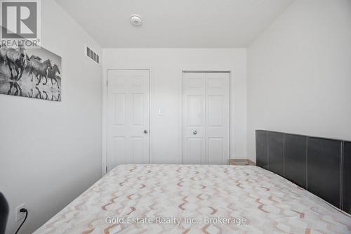 85 - 135 Hardcastle Drive, Cambridge, ON - Indoor Photo Showing Bedroom