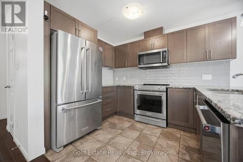 85 - 135 Hardcastle Drive, Cambridge, ON - Indoor Photo Showing Kitchen With Upgraded Kitchen