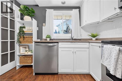6 Bardadyn Court, St. Catharines, ON - Indoor Photo Showing Kitchen