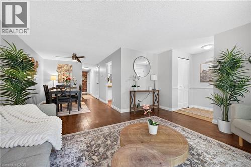Living Room Combined With Dining - 6 Bardadyn Court, St. Catharines, ON - Indoor Photo Showing Living Room