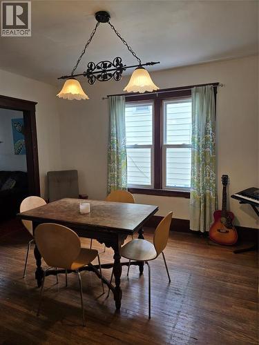 141 Richard Street, Sarnia, ON - Indoor Photo Showing Dining Room