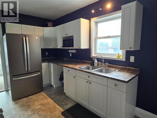 141 Richard Street, Sarnia, ON - Indoor Photo Showing Kitchen With Double Sink