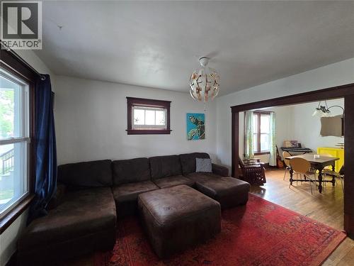 141 Richard Street, Sarnia, ON - Indoor Photo Showing Living Room