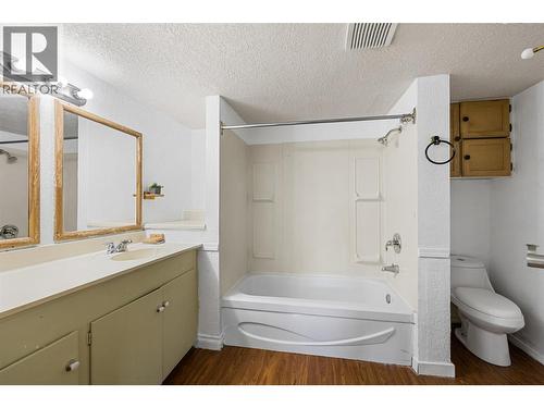Downstair bathroom - 3805 22 Avenue, Vernon, BC - Indoor Photo Showing Bathroom