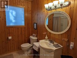 Chalet Upstairs Bathroom - 