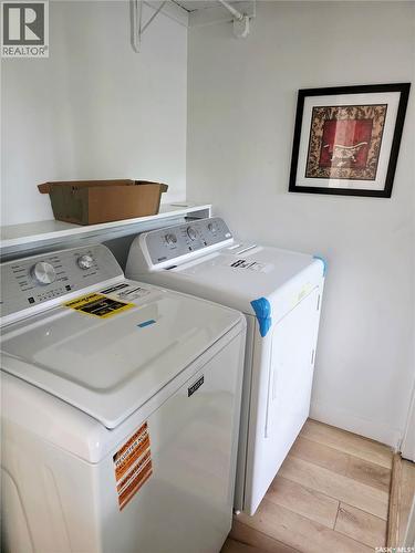 100 32Nd Street W, Saskatoon, SK - Indoor Photo Showing Laundry Room