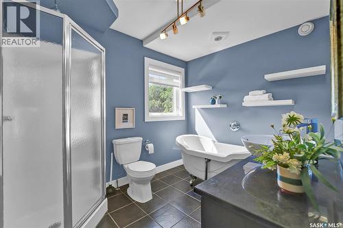 2218 St Andrews Avenue, Saskatoon, SK - Indoor Photo Showing Bathroom