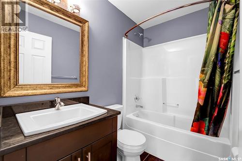2218 St Andrews Avenue, Saskatoon, SK - Indoor Photo Showing Bathroom