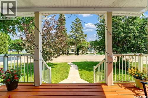 2218 St Andrews Avenue, Saskatoon, SK - Outdoor With Deck Patio Veranda