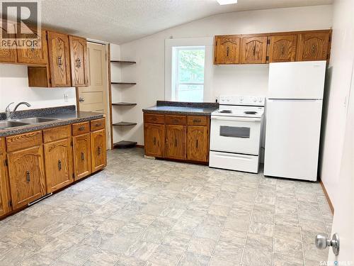 67 Assiniboia Avenue, Yorkton, SK - Indoor Photo Showing Kitchen With Double Sink