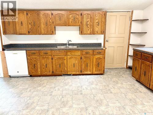 67 Assiniboia Avenue, Yorkton, SK - Indoor Photo Showing Kitchen With Double Sink