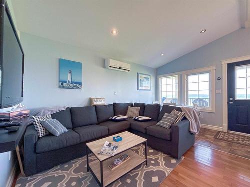 11 Bay View Lane, Launching, PE - Indoor Photo Showing Living Room