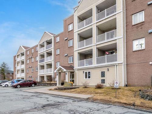 #417 15 Langbrae Drive, Clayton Park, NS - Outdoor With Balcony